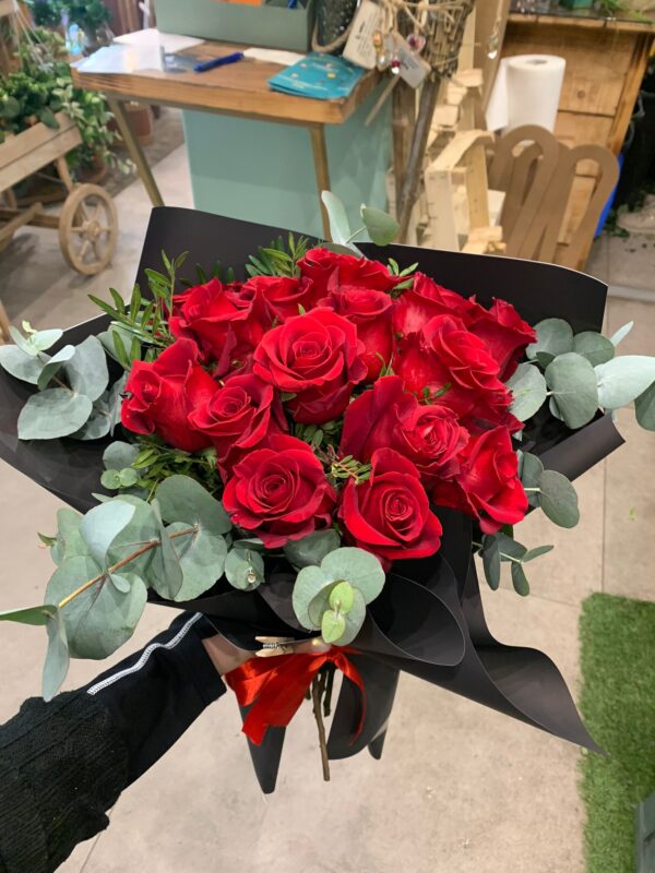 Chloe_officina_del_fiore_bouquet_18_rose_rosse