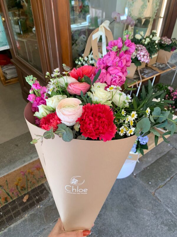 Chloe_officina_del_fiore_bouquet_nel_cono